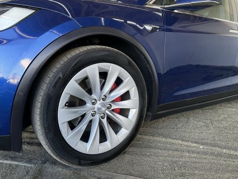 Used 2019 Tesla Model X Performance image 9