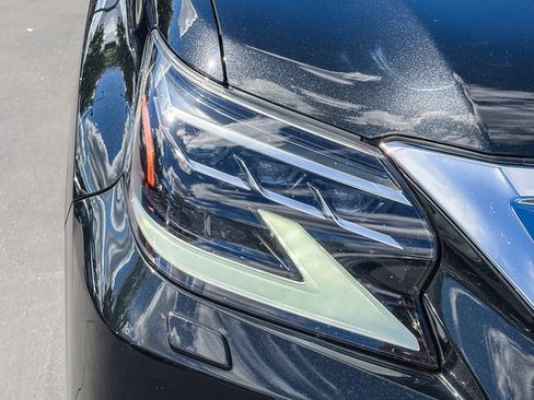 Used 2023 Lexus GX 460 Luxury w/ Sport Design Package image 7