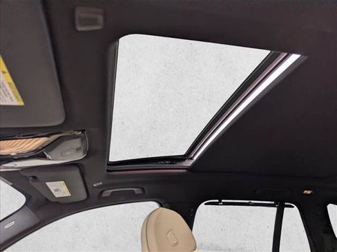 Used 2022 BMW X5 sDrive40i w/ Premium Package RWD image 22