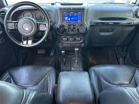 Used 2015 Jeep Wrangler Unlimited Sahara image 14