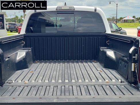 Used 2019 Toyota Tacoma SR5 image 10