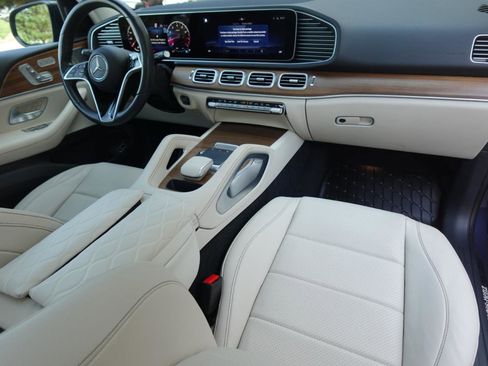 Used 2024 Mercedes-Benz GLE 350 4MATIC w/ AMG Line Exterior image 7