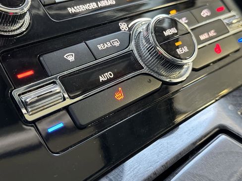 Used 2019 Lincoln Navigator Select image 20