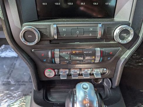 Used 2018 Ford Mustang GT Premium RWD image 17