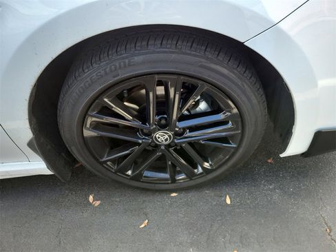 Used 2025 Toyota Camry SE image 10