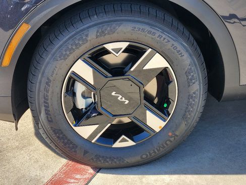 New 2026 Kia Sportage LX image 8