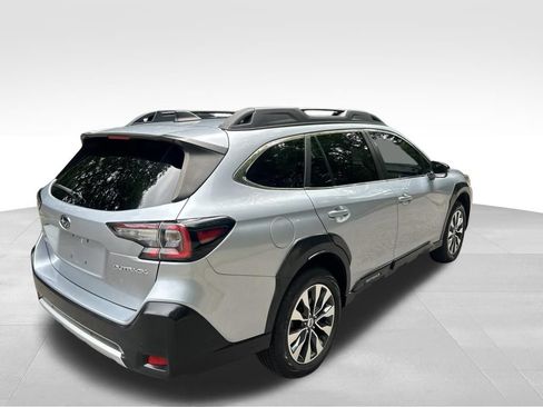 Used 2023 Subaru Outback Limited AWD/4WD image 5