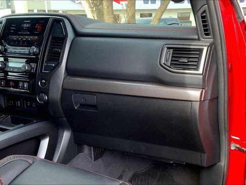 Used 2022 Nissan Titan PRO-4X w/ Pro-4x Convenience Package image 19