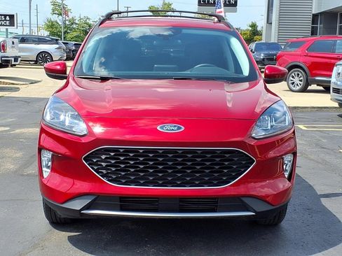 Used 2022 Ford Escape SEL image 2