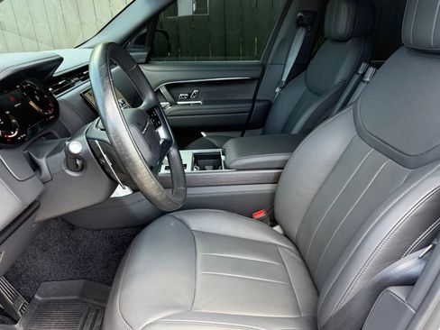 Certified 2025 Land Rover Range Rover SE AWD/4WD image 12