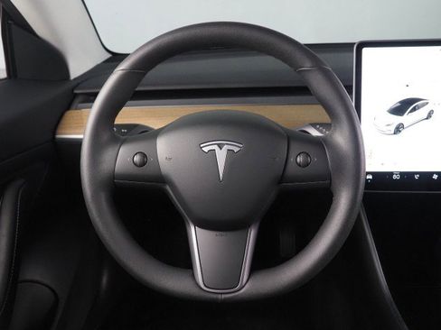 Used 2020 Tesla Model 3 Standard Range Plus image 19