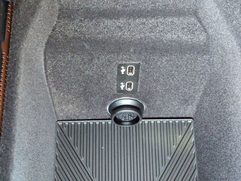 New 2026 BMW 750e xDrive AWD/4WD image 22
