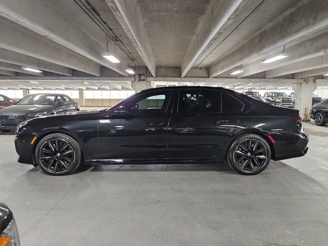 Certified 2023 BMW 760i xDrive AWD/4WD image 9