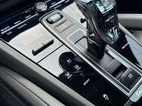 Used 2019 Porsche Cayenne image 17