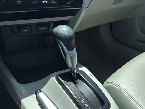 Used 2012 Honda Civic EX-L image 17