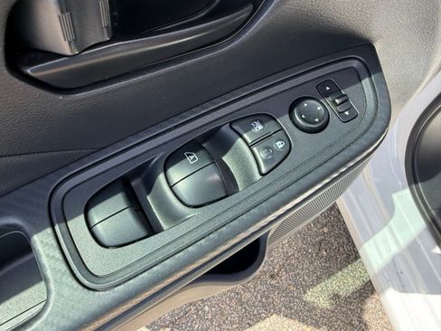 Used 2020 Nissan Versa S image 12