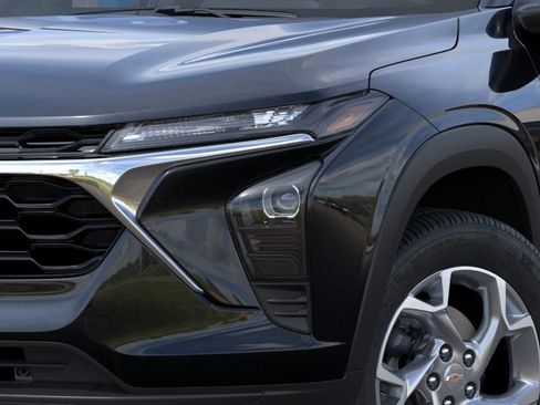 New 2026 Chevrolet Trax LS w/ LS Convenience Package FWD image 10