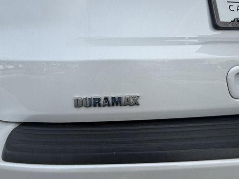 Used 2022 Chevrolet Suburban LT w/ Luxury Package image 11