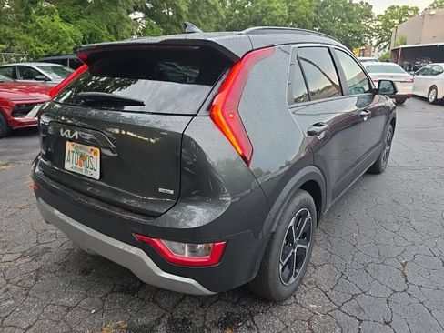 Used 2025 Kia Niro LX FWD image 9