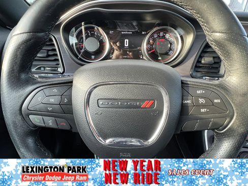 Used 2016 Dodge Challenger R/T image 12