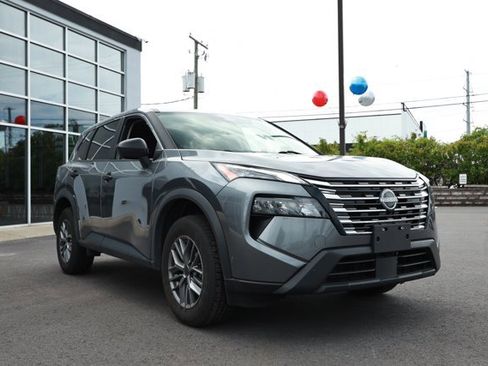 Used 2024 Nissan Rogue S AWD/4WD image 3