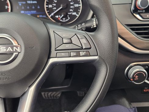 Used 2025 Nissan Altima 2.5 SV image 27