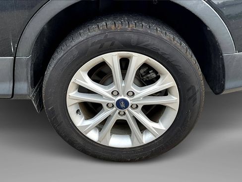 Used 2018 Ford Escape SE w/ SE Sync 3 Package FWD image 9