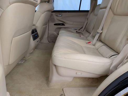 Used 2015 Lexus LX 570 4WD image 29