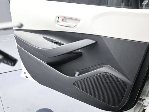 Used 2021 Toyota Corolla LE FWD image 12