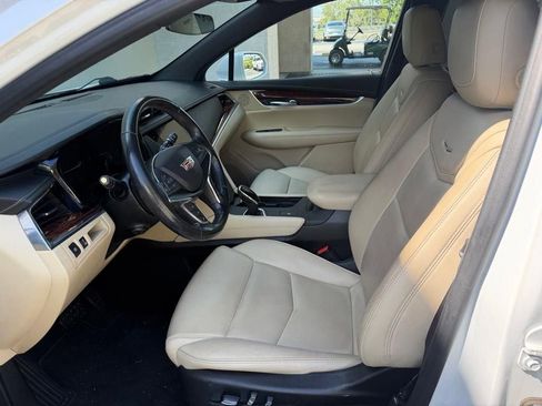 Used 2019 Cadillac XT5 Luxury FWD image 13