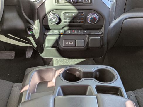 Used 2022 Chevrolet Silverado 1500 Custom image 16