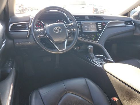 Used 2018 Toyota Camry XSE image 11