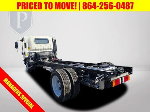 New 2025 Chevrolet Low Cab Forward image 9