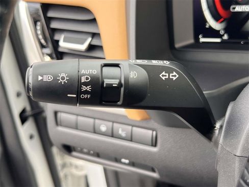 Used 2022 Nissan Rogue Platinum w/ Head-Up Display Package image 25