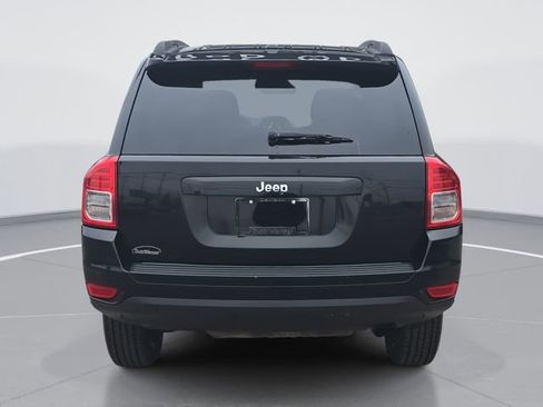 Used 2012 Jeep Compass Latitude w/ Altitude Pkg image 5