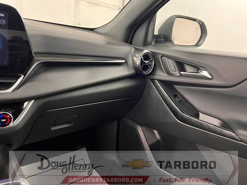 Used 2025 Chevrolet Equinox LT FWD image 43
