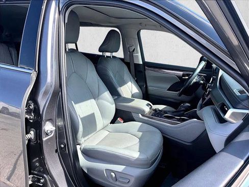 Used 2023 Toyota Highlander Limited AWD/4WD image 7