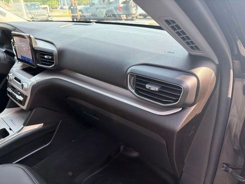Used 2023 Ford Explorer XLT w/ Equipment Group 202A AWD/4WD image 26