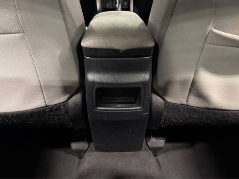 Used 2018 Toyota Corolla LE FWD image 33