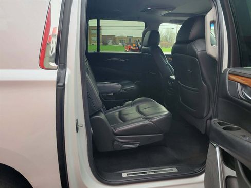 Used 2016 Cadillac Escalade ESV Premium AWD/4WD image 13