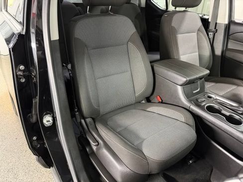 Used 2020 Chevrolet Traverse LT FWD image 23