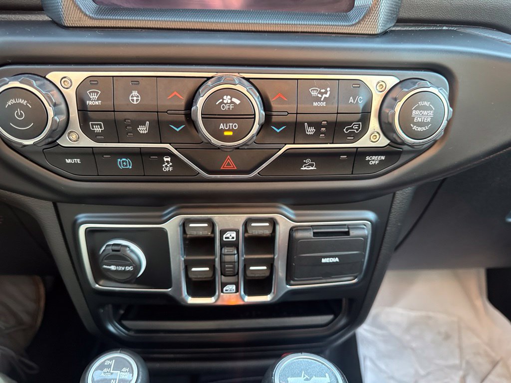 Used 2021 Jeep Wrangler Unlimited Sahara w/ Cold Weather Group AWD/4WD image 7