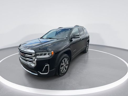 Used 2023 GMC Acadia SLE w/ Driver Convenience Package image 4