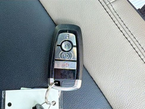 Used 2023 Ford Bronco Wildtrak AWD/4WD image 36
