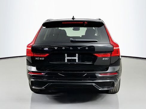 Used 2025 Volvo XC60 B5 Plus image 6