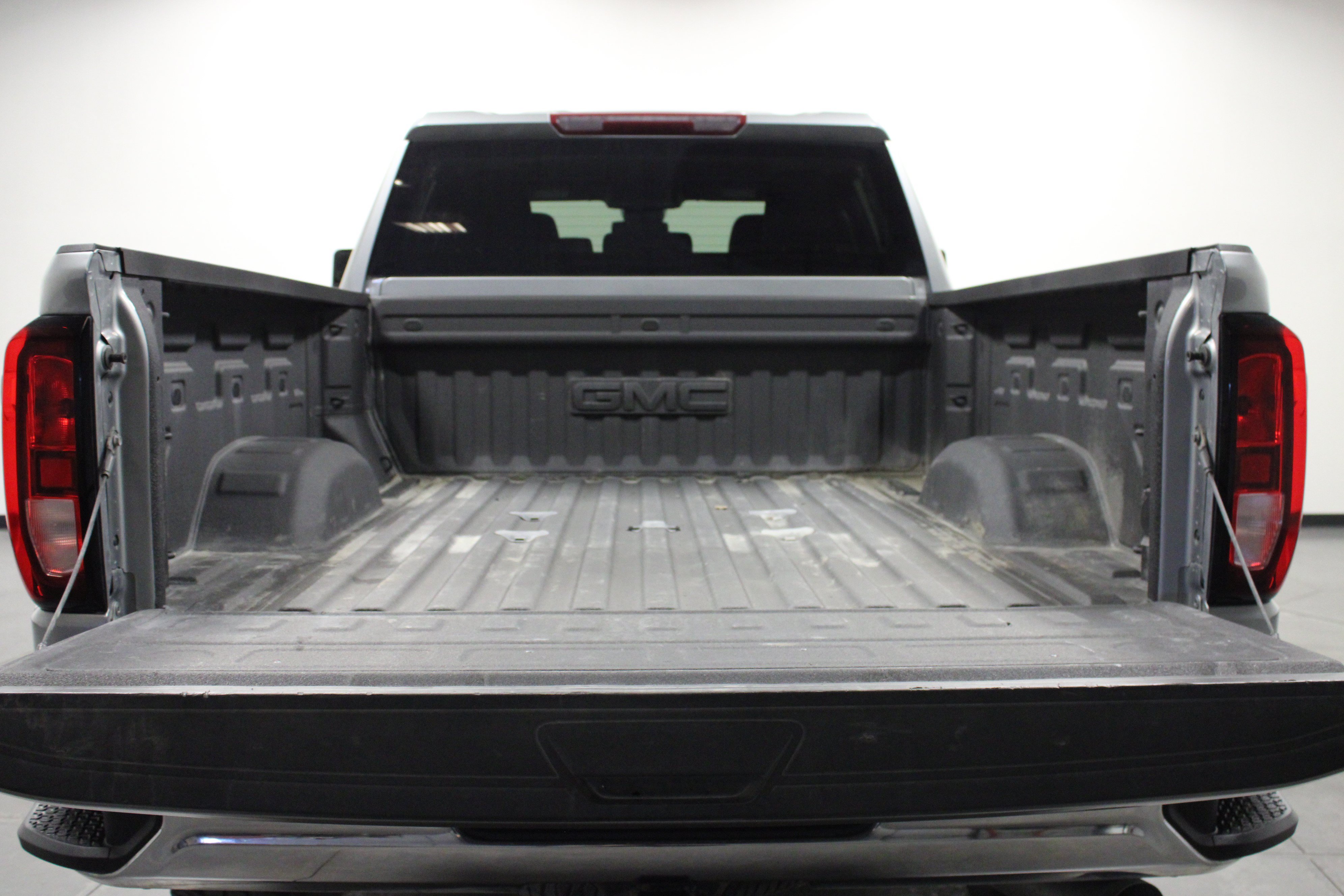 Used 2025 GMC Sierra 2500 SLE w/ SLE Convenience Package AWD/4WD image 14