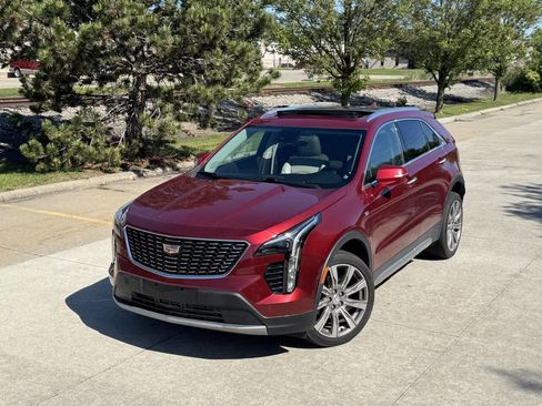 Used 2019 Cadillac XT4 Premium Luxury w/ Enhanced Visibility Package AWD/4WD image 1