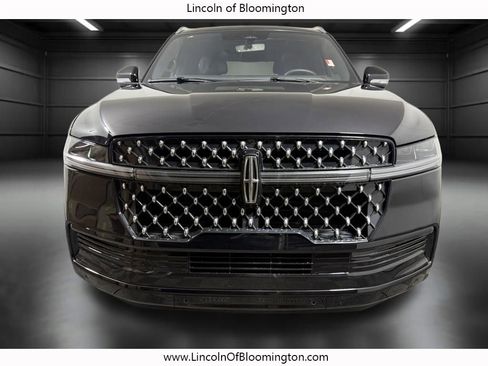 Used 2025 Lincoln Navigator Black Label AWD/4WD image 11