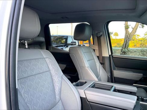 Used 2022 Toyota Tundra Limited image 7