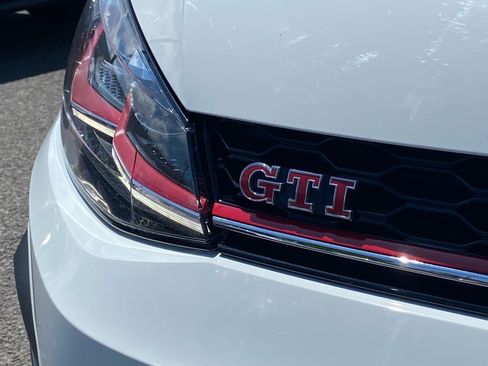 Used 2021 Volkswagen GTI SE FWD image 5